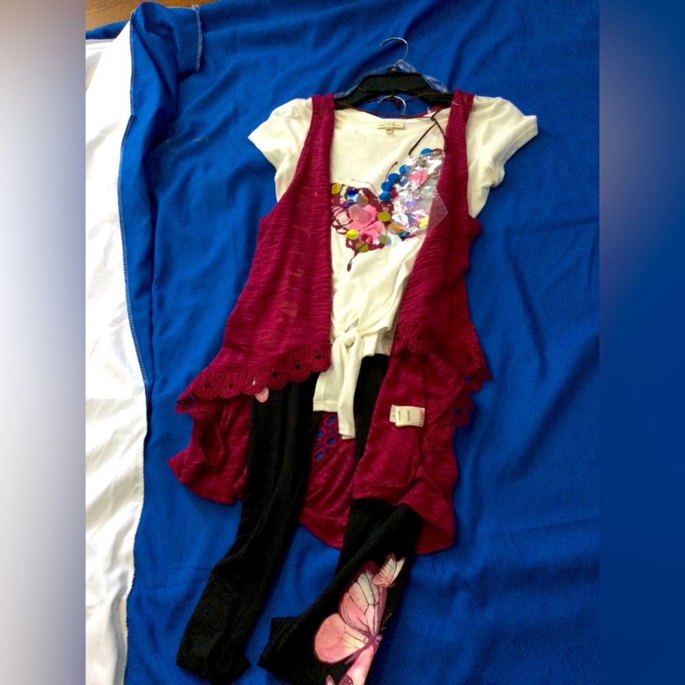 4 piece girls outfit leggings , top, vest and necklace size M 10/12
